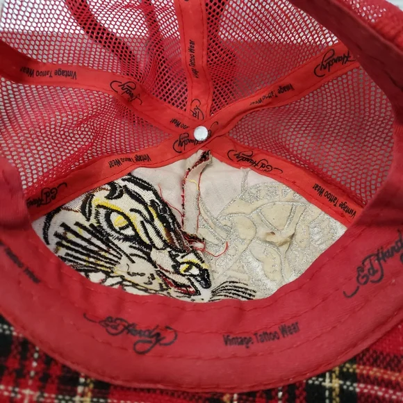 Ed Hardy Snapback Trucker Hat Tiger Plaid Embroidered Red Mesh Vintage Unisex - Picture 7 of 8